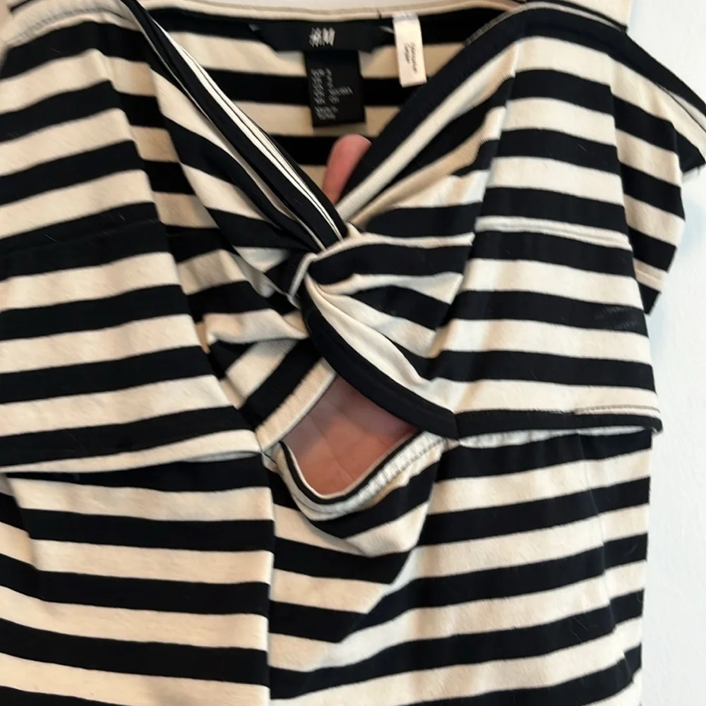 H&M cutout tank top, new without tags - Picture 2 of 5